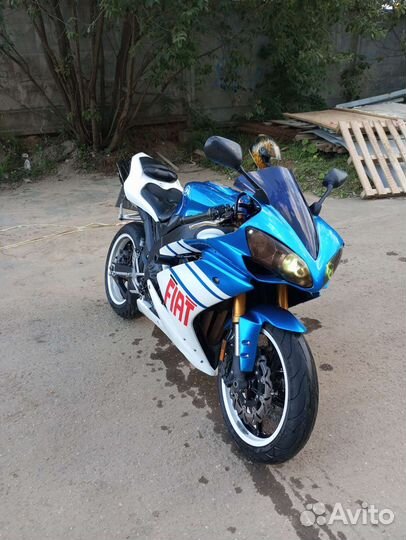 Yamaha YZF-R1
