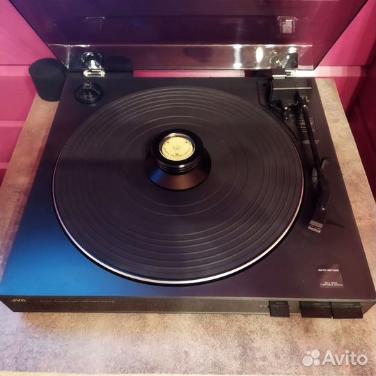 Проигрыватель пластинок JVC