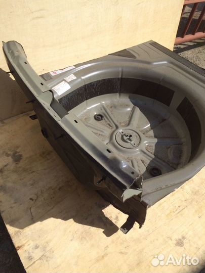 Тазик под запасное колесо Volkswagen Jetta 5