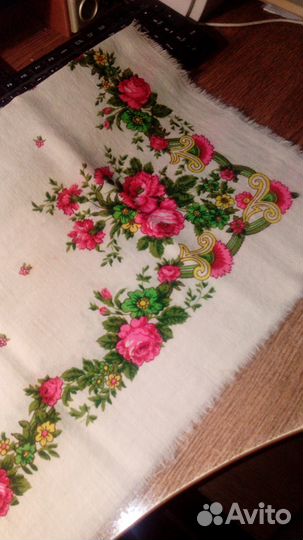 Старинный платок из тонкой набивной шерсти