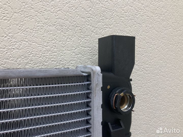 Радиатор Mercedes-Benz C-Class 00-08 / CLK-Class 0