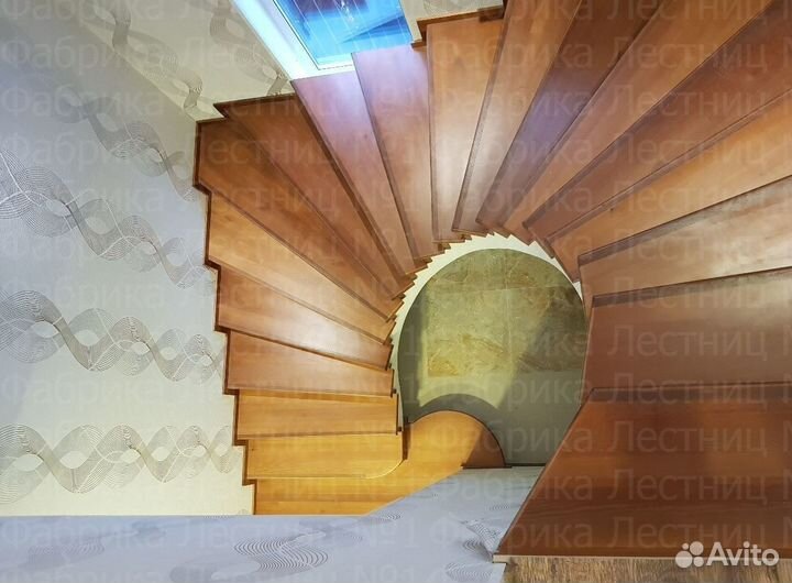 Лестница на металлическом каркасе