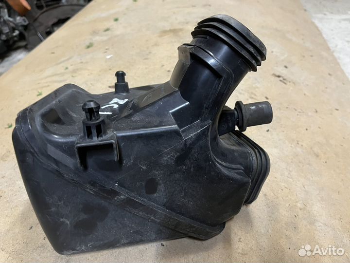 Резонатор воздушного фильтра Opel Zafira C