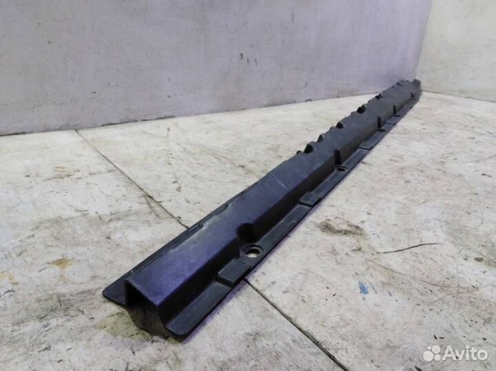 Кронштейн накладки порога