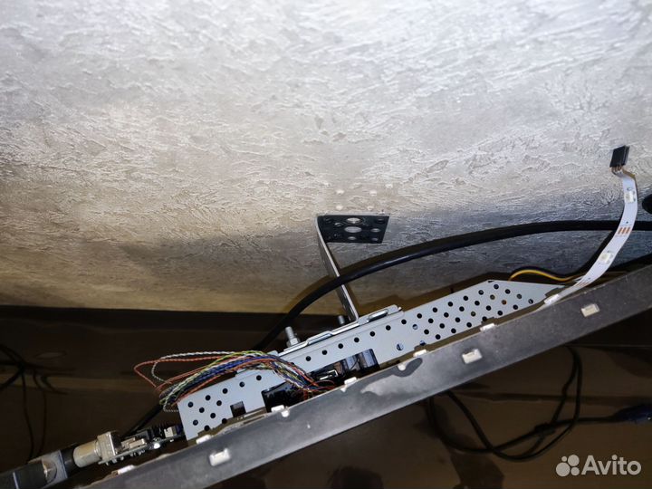 Комплект из трёх мониторов для компьютера