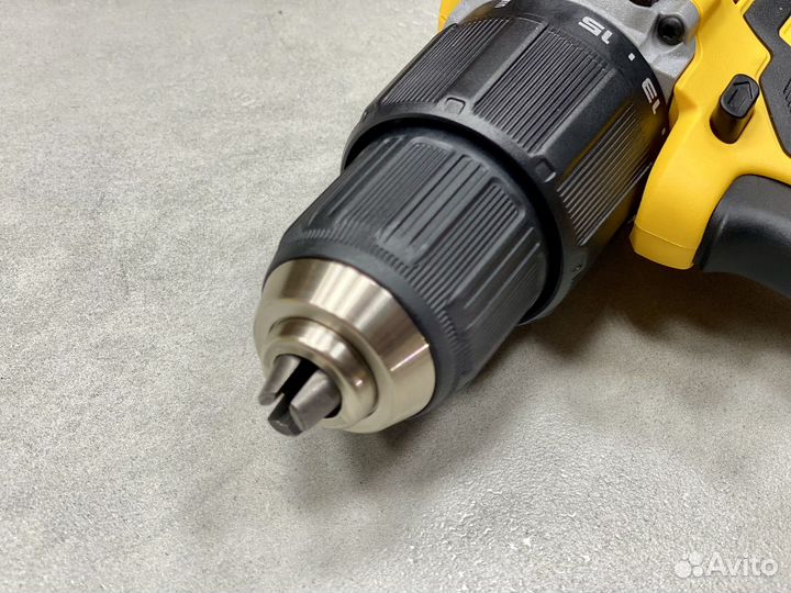 Аккумуляторный шуруповерт dewalt DCD100