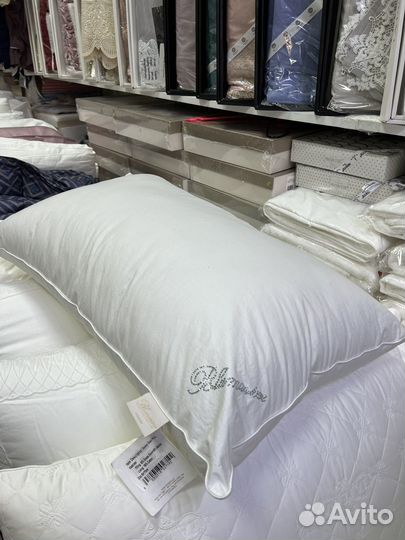 Подушки Blumarine пуховые упругие