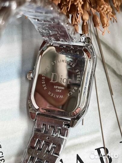Часы женские Dior