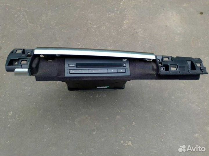 Панель бардачка +DVD-changer BMW 7 серии
