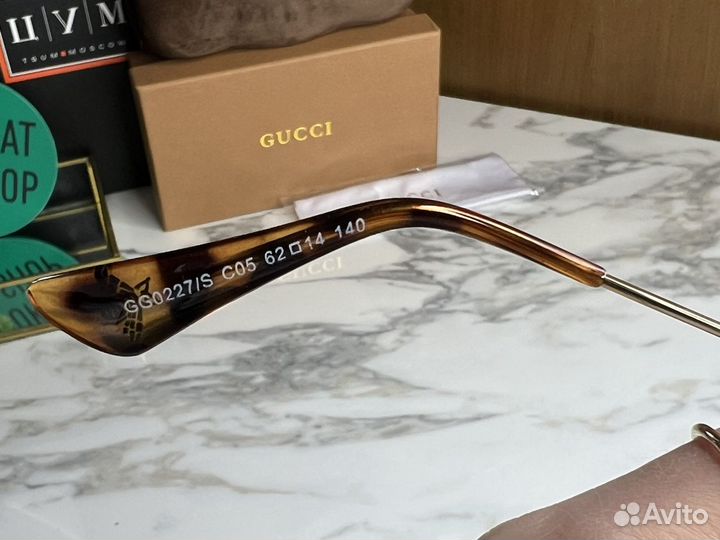 Солнцезащитные очки Gucci унисекс