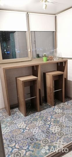 Барная стойка со стульями