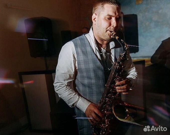 Саксофонист на мероприятие