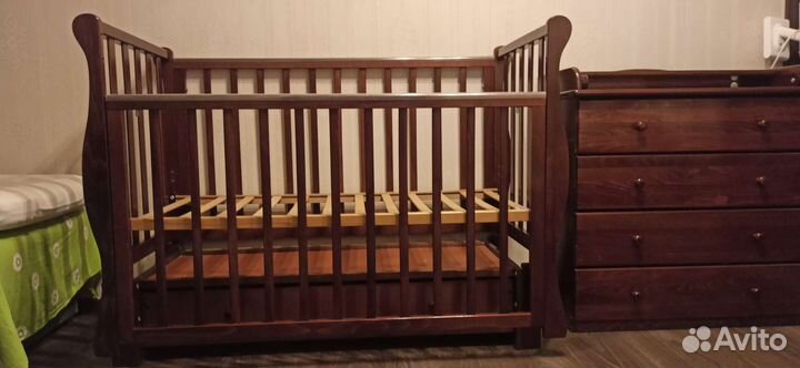 Кроватка и комод с пеленальным столиком Лель