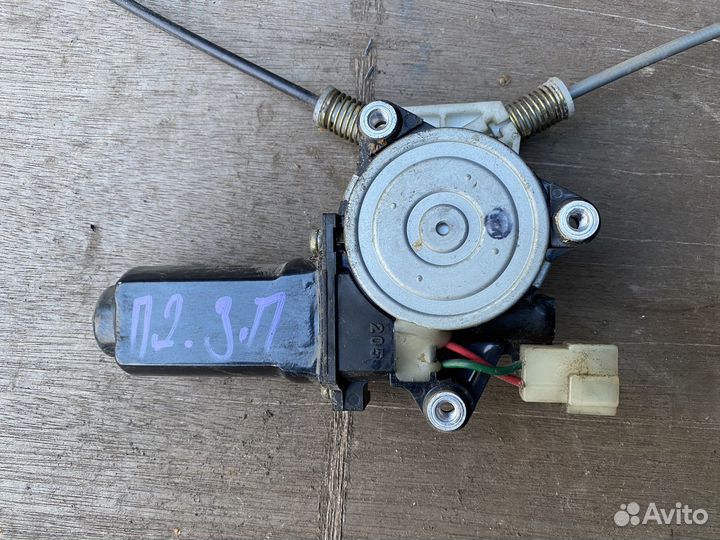 Стеклоподъемник задний правый Pajero 2