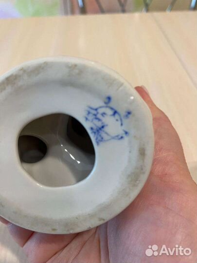 Фарфоровая статуэтка Городница