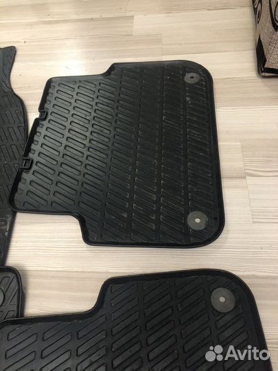 Коврики резиновые в машину