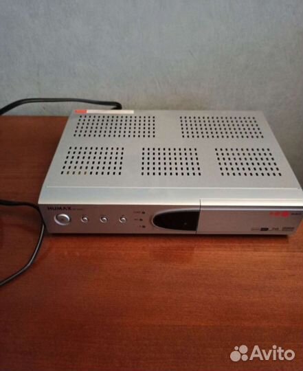 Цифровой телевизионный тюнер С пультом