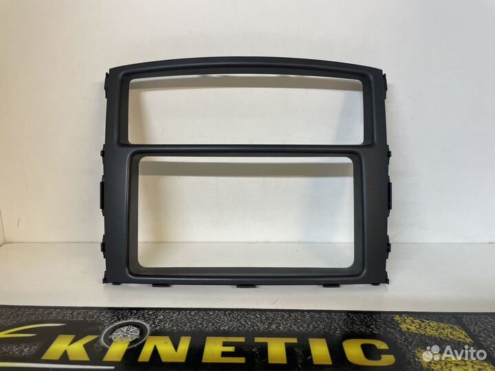 Рамка магнитолы Mitsubishi Pajero 4 Паджеро