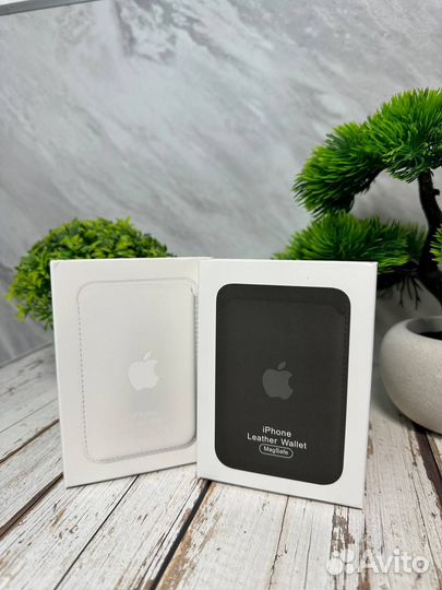 Кардхолдер Apple Leather Wallet MagSafe для iPhone