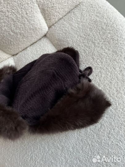 Шапка ушанка с кроликом вязаная слово пацана