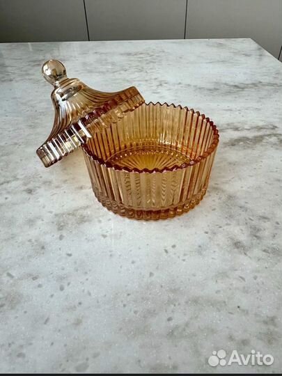 Сахарница золотистая