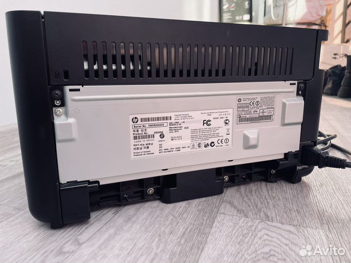 Продам лазерный принтер HP LaserJet Pro P1102w ч/б