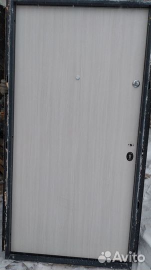 Дверь входная металлическая