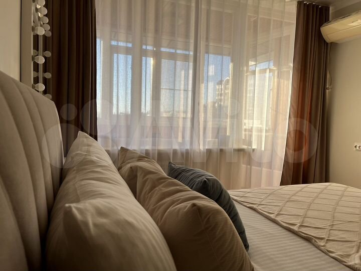 2-к. квартира, 70 м², 8/14 эт.