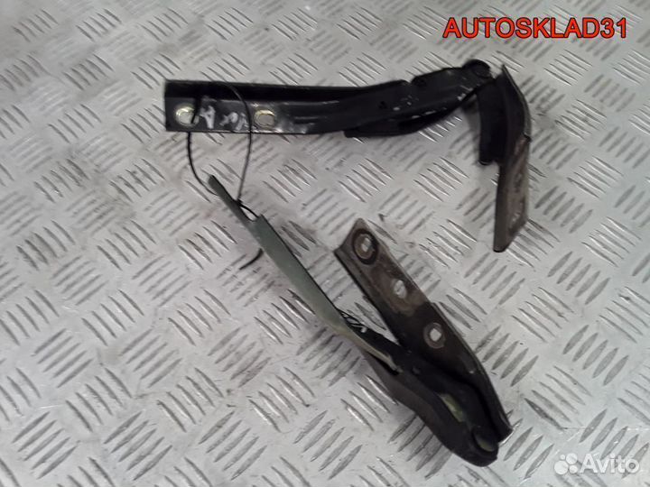 Петля капота левая Opel Omega B 1912307