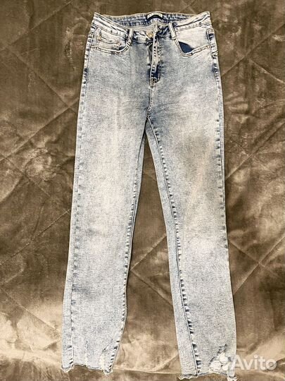 Джинсы голубые зауженные