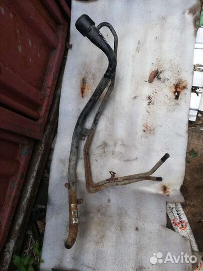 Заливная горловина бензобака Джили Эмгранд EC-7