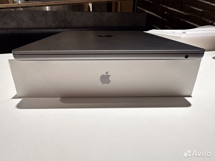 MacBook Air 13 2022 M2/8 GB/256 SSD