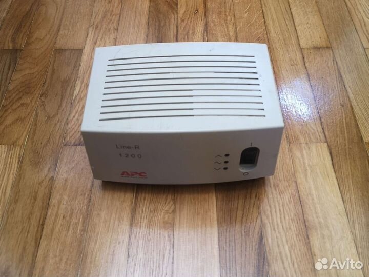 Стабилизатор напряжения apc 1200 VA