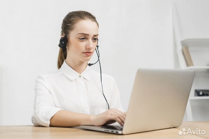 Оператор на телефон