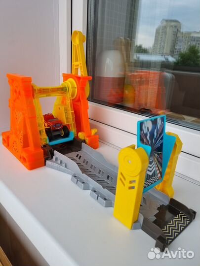 Вспыш и чудо машинки Гиперпетля