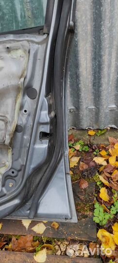 Дверь передняя правая Nissan Almera N16