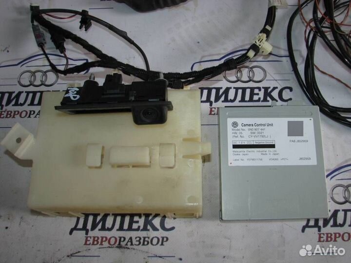 Камера заднего вида VW Tiguan 2007-2011