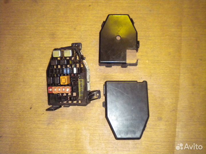 Крышка блока предохранителей SsangYong Musso