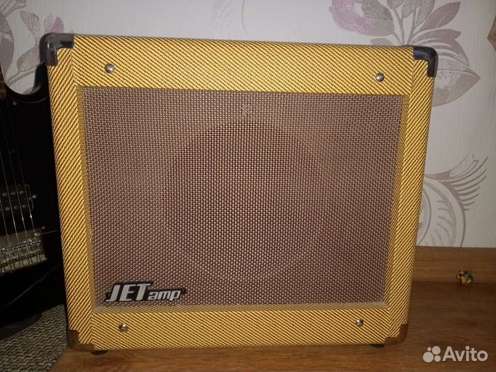 Гитарный комбоусилитель 25v