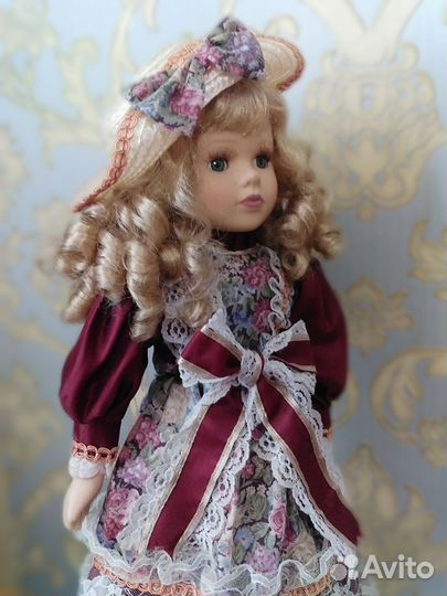 Фарфоровая винтажная куколка 40 см из Европы