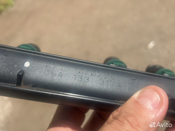 Топливная рампа VAG 1.6 AVU BFQ 06A133317A