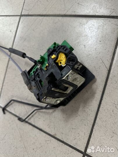 Замок передней левой двери Солярис Solaris