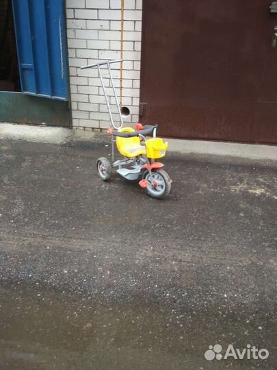 Детский трехколесный велосипед