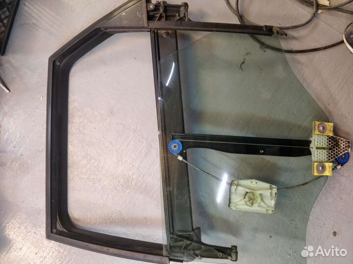 Стеклоподъёмник задний электрический audi A3 8P