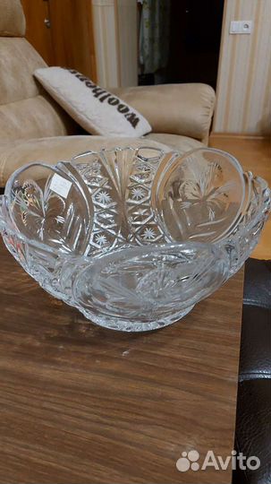 Большая хрустальная ваза