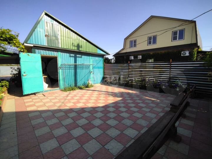 Дом 337,9 м² на участке 15,1 сот.