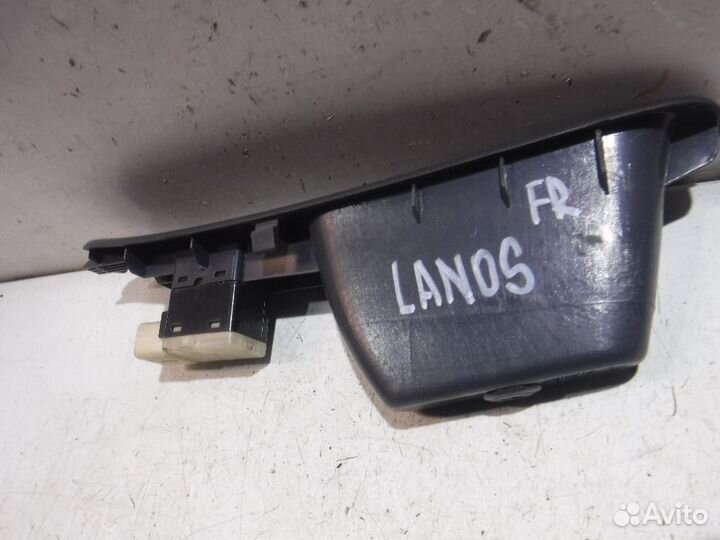 Кнопка стеклоподъемника правая Chevrolet Lanos