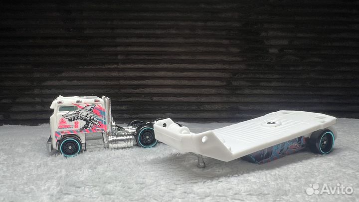 Грузовик с прицепом хот вилс