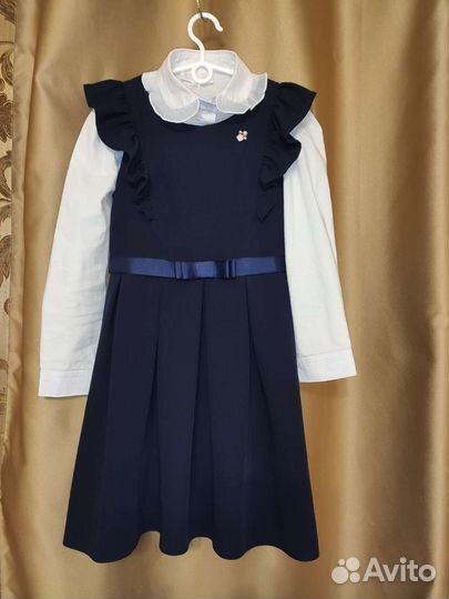 Школьная форма, сарафан и 2 блузки 128р