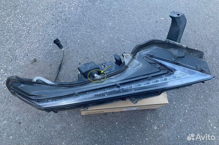 Ходовой огонь правый Lexus NX